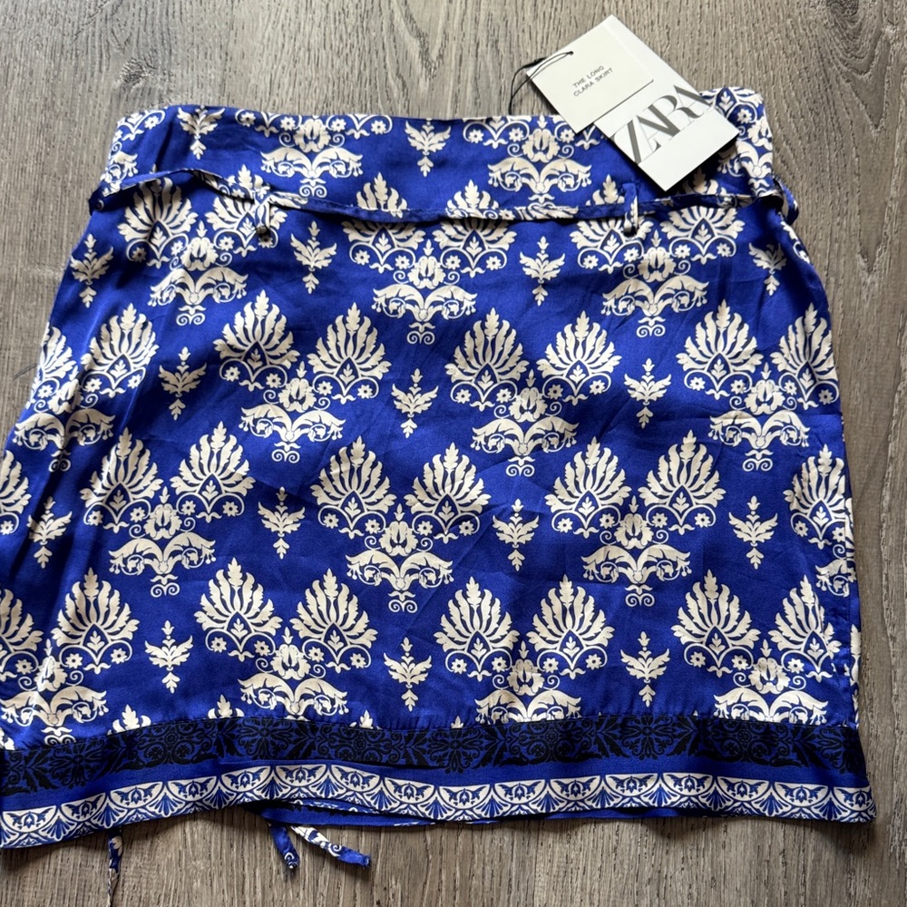 Zara Royal Blue and Cream Patterned Skirt - Picture 3 of 3